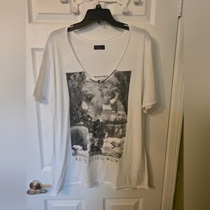 Zara Man White V-neck Tee with Grapgic Design Size XXL.
